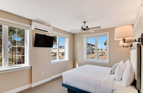Port St. Joe Hotel | The Port Inn and Cottages, Ascend Hotel Collection