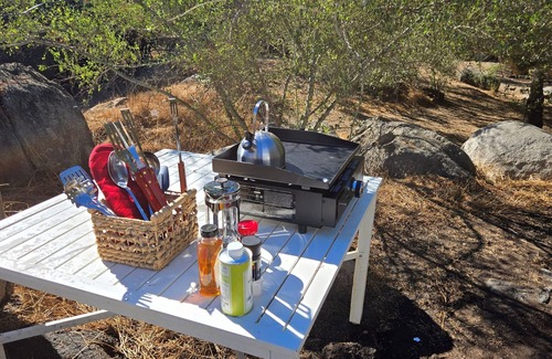 Fallbrook Alquiler De RV | The Portal - Glamping with Splitrock Valley Views