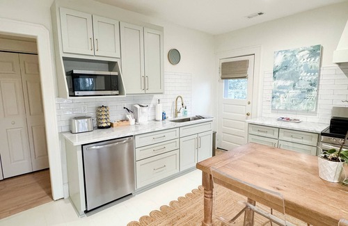 Griffin Apartamento | The Portico - 2 BR 1 BA Apt