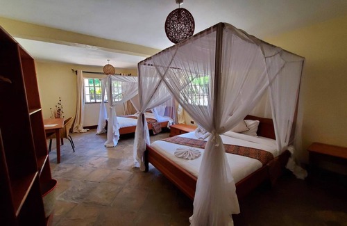 Naivasha Hotel | The Pot at Panda