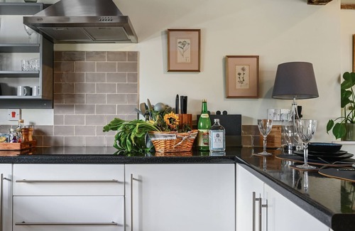 Blackham Cabaña | The Potting Shed - a holiday let that sleeps 2 guests in 1 bedroom