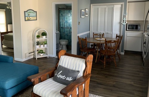 Beach Haven Terrace Apartamento | The prefect beach get away duplex with a roof deck