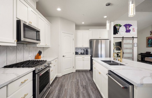 Ridgecrest Casa | The Premier- 3BD/2BTH Home in Ridgecrest