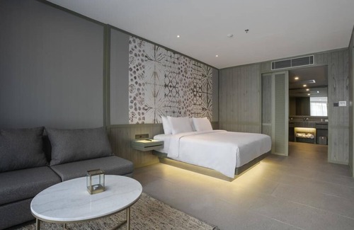 Petitenget Hotel | El Premier Sunshine Suite Seminyak