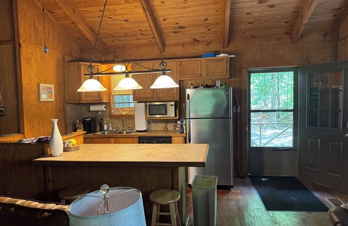 Oakland Cabina | The Presidential Suite, Enid Lake, Ole Miss, Crappie Fishing, ATV, Hunting