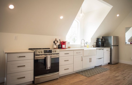 Murfreesboro Casa | "The Primm Loft" Private, Spacious, Clean & New