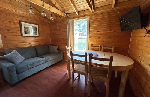 Lake City Cabina | The Primrose Cabin with Mountain Views