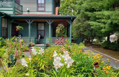 Bar Harbor Hotel | The Primrose