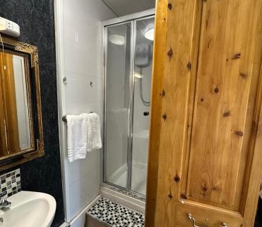 Princetown Cama Y Desayuno | The Prince of Wales Inn - Tredegar