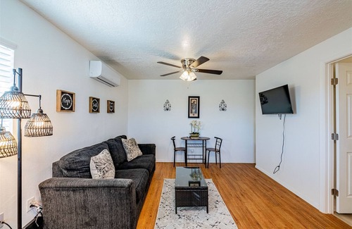 University Heights Apartamento | The Princeton Suite 7 | 1 Bed, 1 Bath