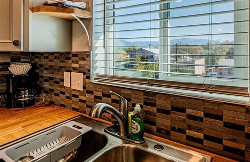 University Heights Apartamento | The Princeton Suite 7 | 1 Bed, 1 Bath