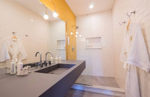 West Loop Cama Y Desayuno | The Publishing House B&B