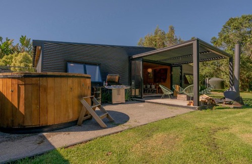 Kuaotunu Casa | The Pumpkin Shed - Kuaotunu Holiday Home