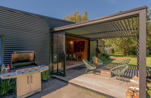 Kuaotunu Casa | The Pumpkin Shed - Kuaotunu Holiday Home