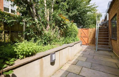 Putney Apartamento | The Putney Wonder - Dazzling 3BDR Flat with Garden