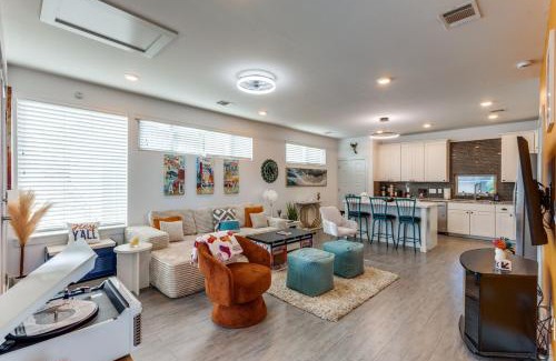 MLK Casa | The Q - Austin Family Home - Hot Tub & Golf Sim
