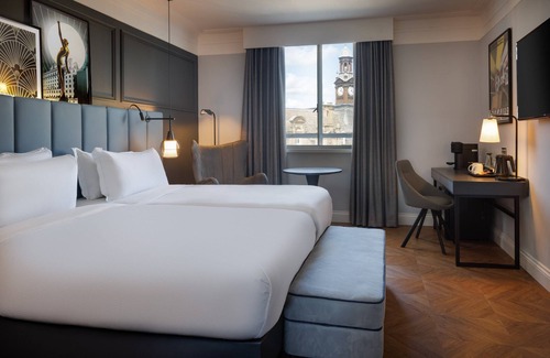 Leeds City Center Hotel | The Queens Hotel