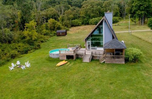 Bradford Casa | The Quiet Cove on Wood Road