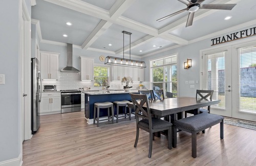 Atlantic Beach Casa | The Quiet Storm - Walk to Beach - 4BR/3BA - 3 Living Areas