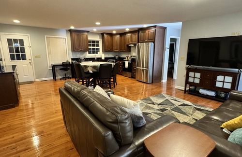Dalton Casa | The Quintana Home - EV Charger, Pets, Long-Term
