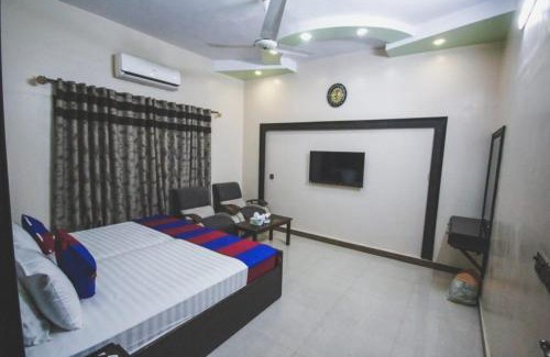 PECHS Hotel | The R Hotels