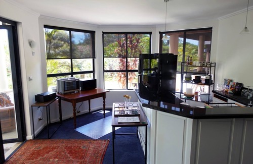 Ewingsdale Apartamento | The Raffles in Byron! Beautiful, Colonial style luxury! Absolutely Huge!