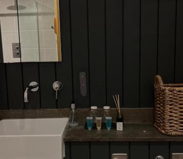 Minchinhampton Hotel | The Ragged Cot