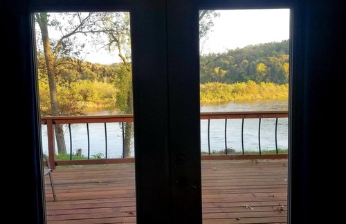 Calico Rock Casa | The Rainbow - Cabin 2 -Amazing White River frontage views!