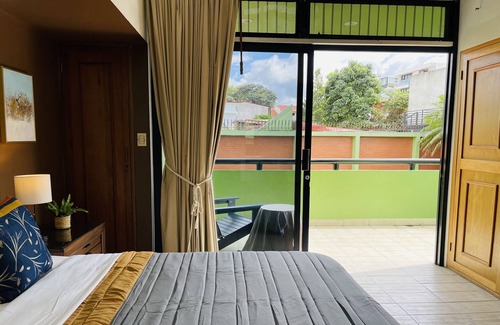 Pavas Cama Y Desayuno | The Rainier Bed & Breakfast