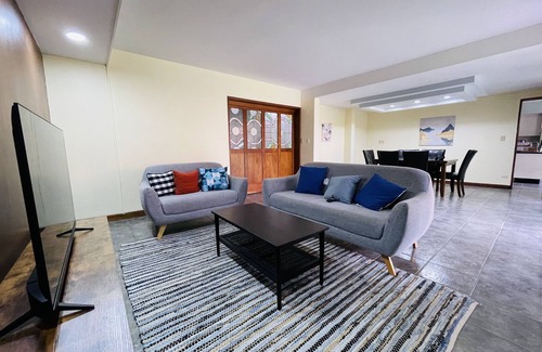 Pavas Cama Y Desayuno | The Rainier Bed & Breakfast 2