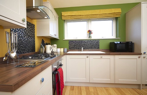 Fitling Cabina | THE RAJ, pet friendly, character holiday cottage in Burton Pidsea