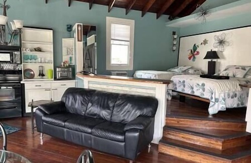 Golden Casa | The Ranch at River's Bend- Cabin 6- The Vine