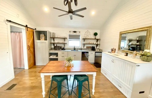 Fredericksburg Cabina | The Ranch@Fredericksburg - Magnolia Cottage - 1BD/1BA