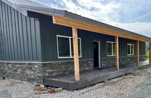 Lakeside Cabina | The Ranch House on Flathead Lake