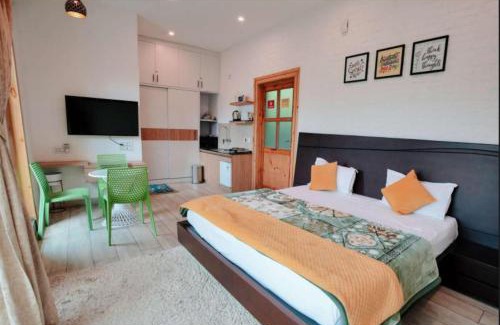 Kaul Casa | The Rasberry Homestay Villa