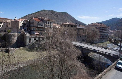 Ripoll Apartamento | El Raval de Ripoll, Apartamento moderno con vistas al río y a la muralla