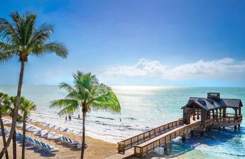 Uptown - Upper Duval Complejo | The Reach Key West, Curio Collection by Hilton