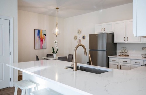 Oxford Casa | The Rebel Roze, walk to The Grove