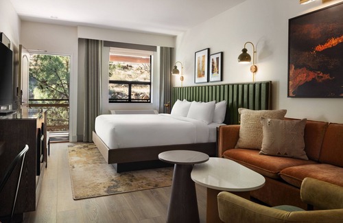 Zion National Park South Entrance Hotel | The Red Cliffs Lodge Zion, a Tribute Portfolio Hotel