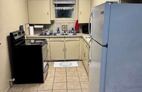 Beaumont Apartamento | The Red Door - 1 Apartment, you’re welcomed with love!