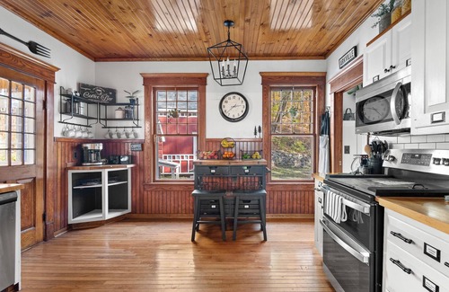 Arkville Casa | The Red Hemlock House And Barn, Let us be your mountain home away from home