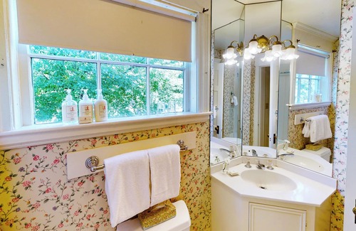 Stockbridge Hotel | The Red Lion Inn