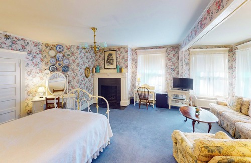 Stockbridge Hotel | The Red Lion Inn