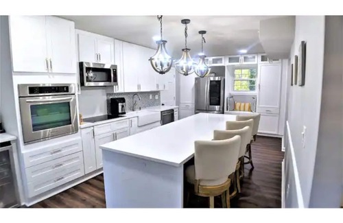 Roswell Casa | The Red Magnolia, Refreshing, Cozy, Game Room, Historic Roswell!