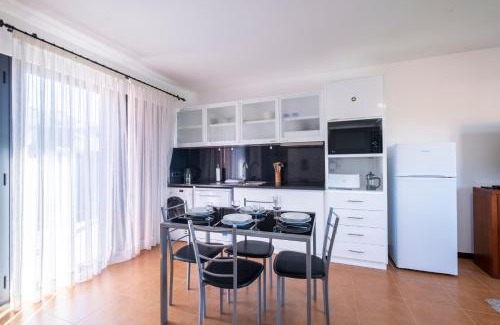Arco da Calheta Apartamento | The Red Nest by GALMI