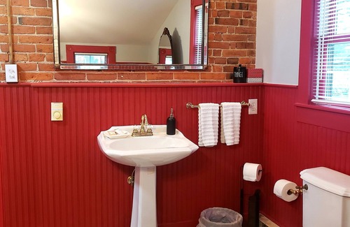 Conover Otro | The Red Pump Inn~Est. 1812, One Bedroom Farmhouse