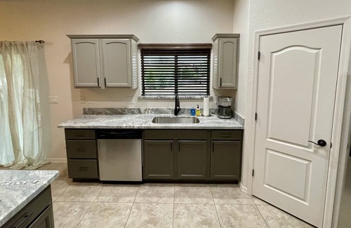 Desert View Village Casa | The Redbird, Dog-friendly Gem in Cave Creek
