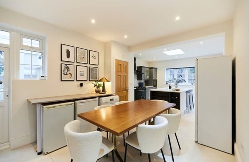 Snaresbrook Casa | The Redbridge Sanctuary - Spacious 3 Bdr House