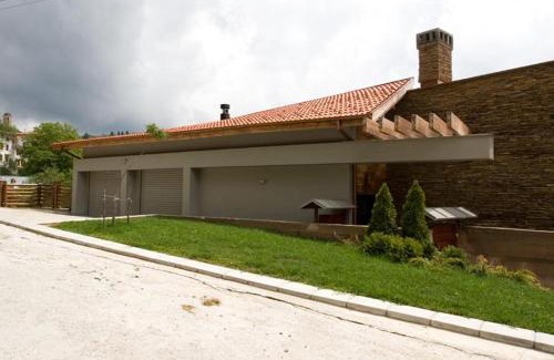 Smolyan Villa | The Reddoorshouse