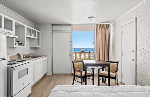 Panama City Beach Hotel | The Reef at Seahaven Beach Resorts